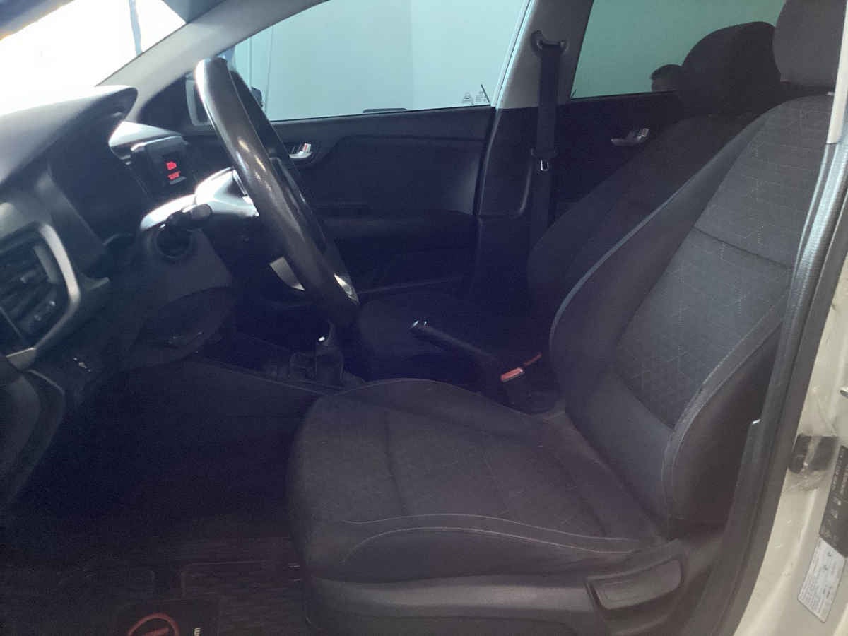 2020 Kia KIA RIO SEDAN 4p L L4/1.6 Man