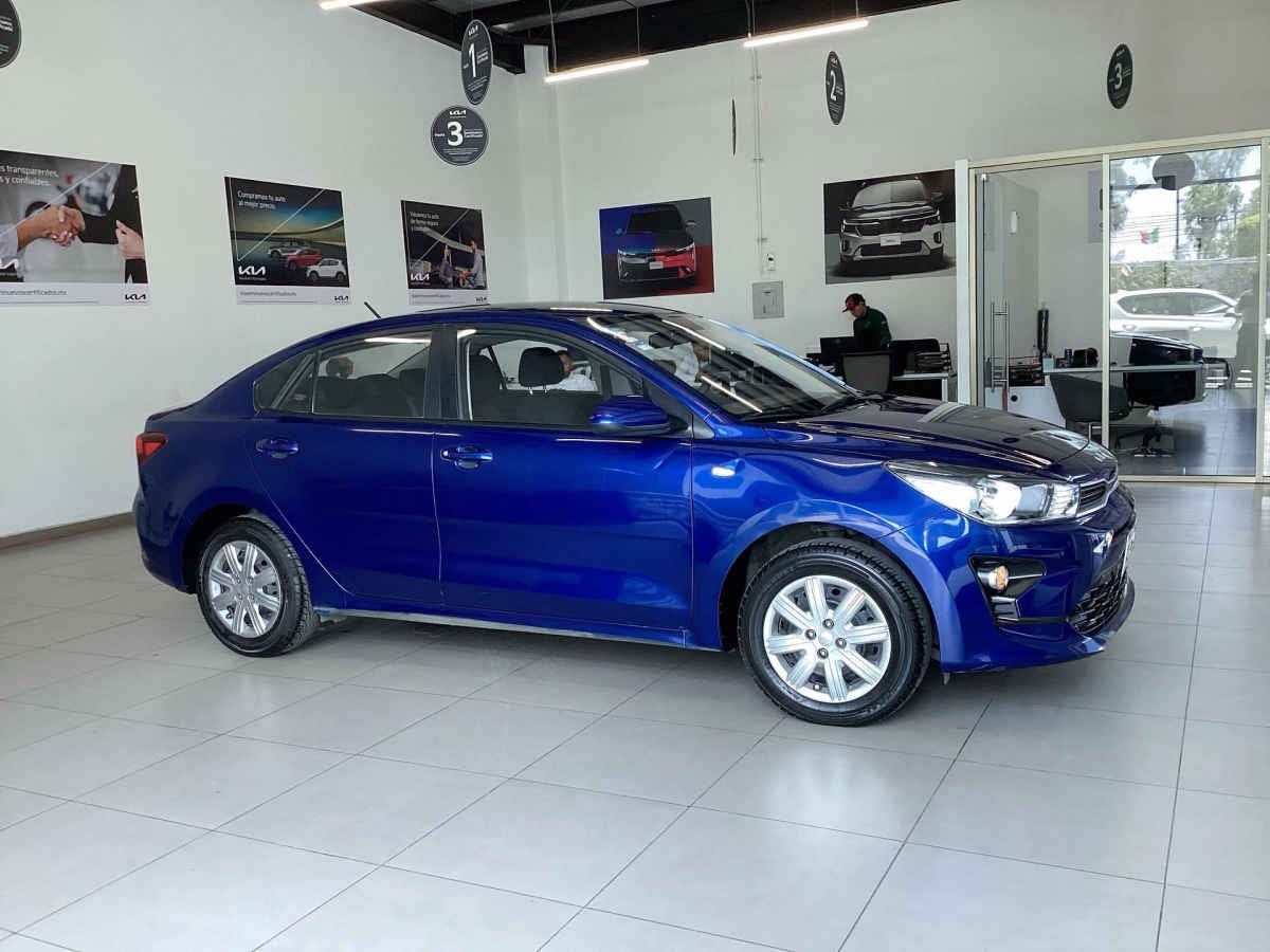 2023 Kia KIA RIO SEDAN 4p L L41.6 Man