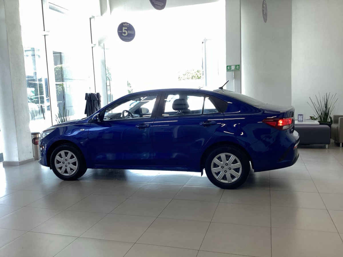 2023 Kia KIA RIO SEDAN 4p L L41.6 Man