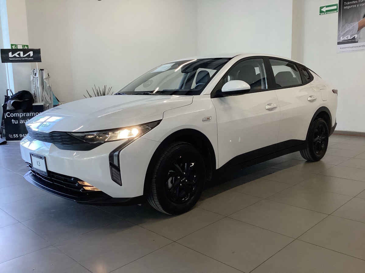 2027 Kia K3 4p LX L4/1.6 Aut