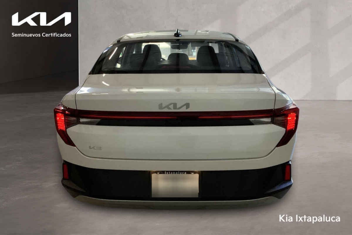 2027 Kia K3 4p LX L4/1.6 Aut