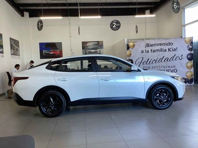 2027 Kia K3 4p LX L4/1.6 Aut