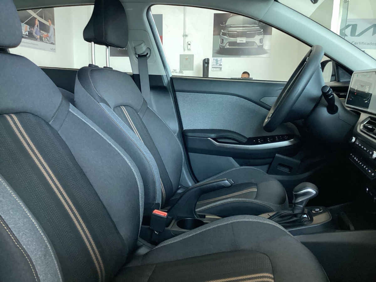 2027 Kia K3 5p EX L4/1.6 Aut
