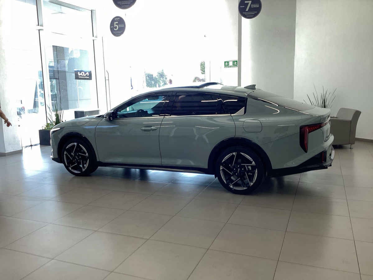 2026 Kia K4 4p GT Line L4/2.0 Aut