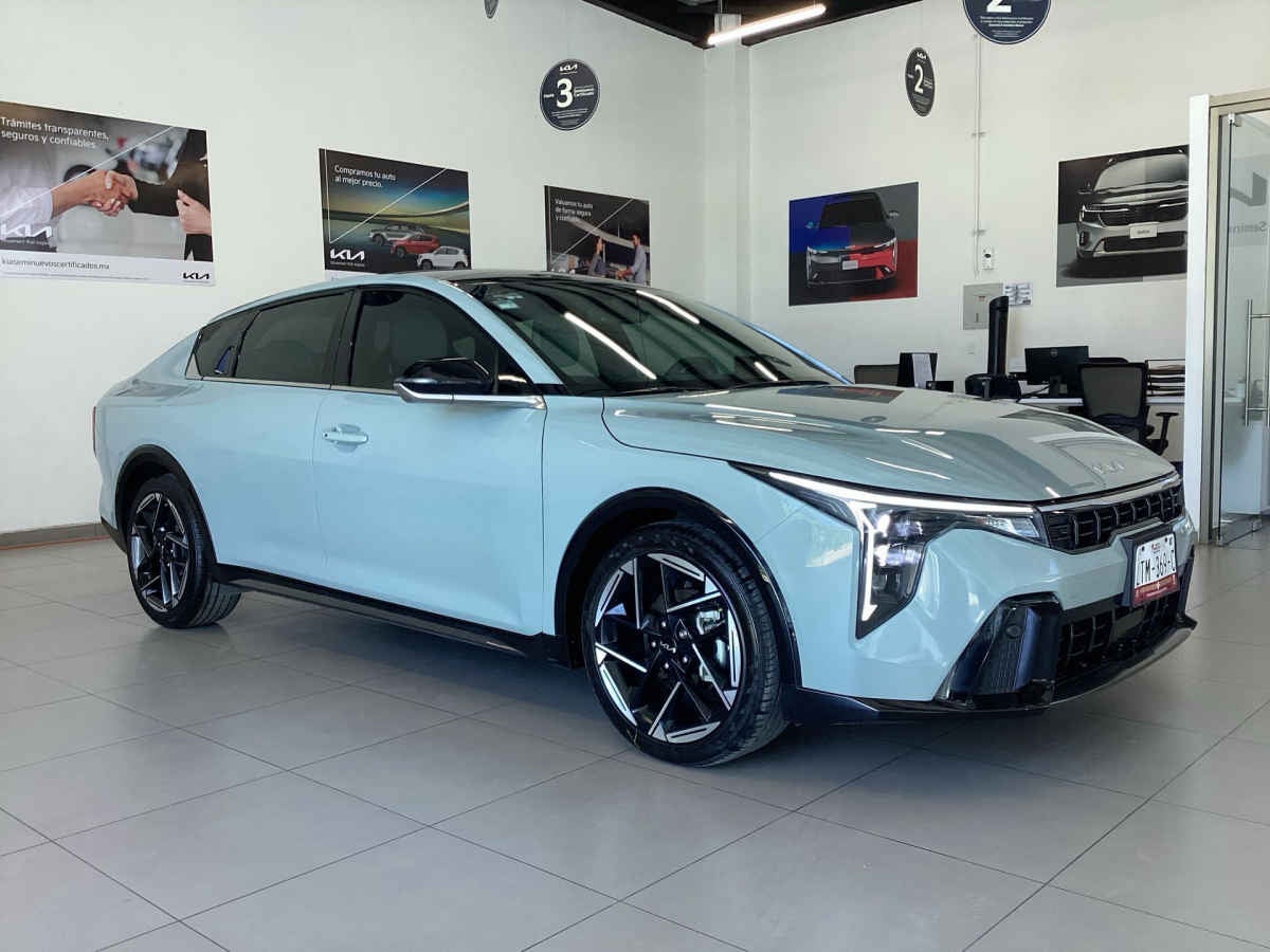2026 Kia K4 4p GT Line L4/2.0 Aut