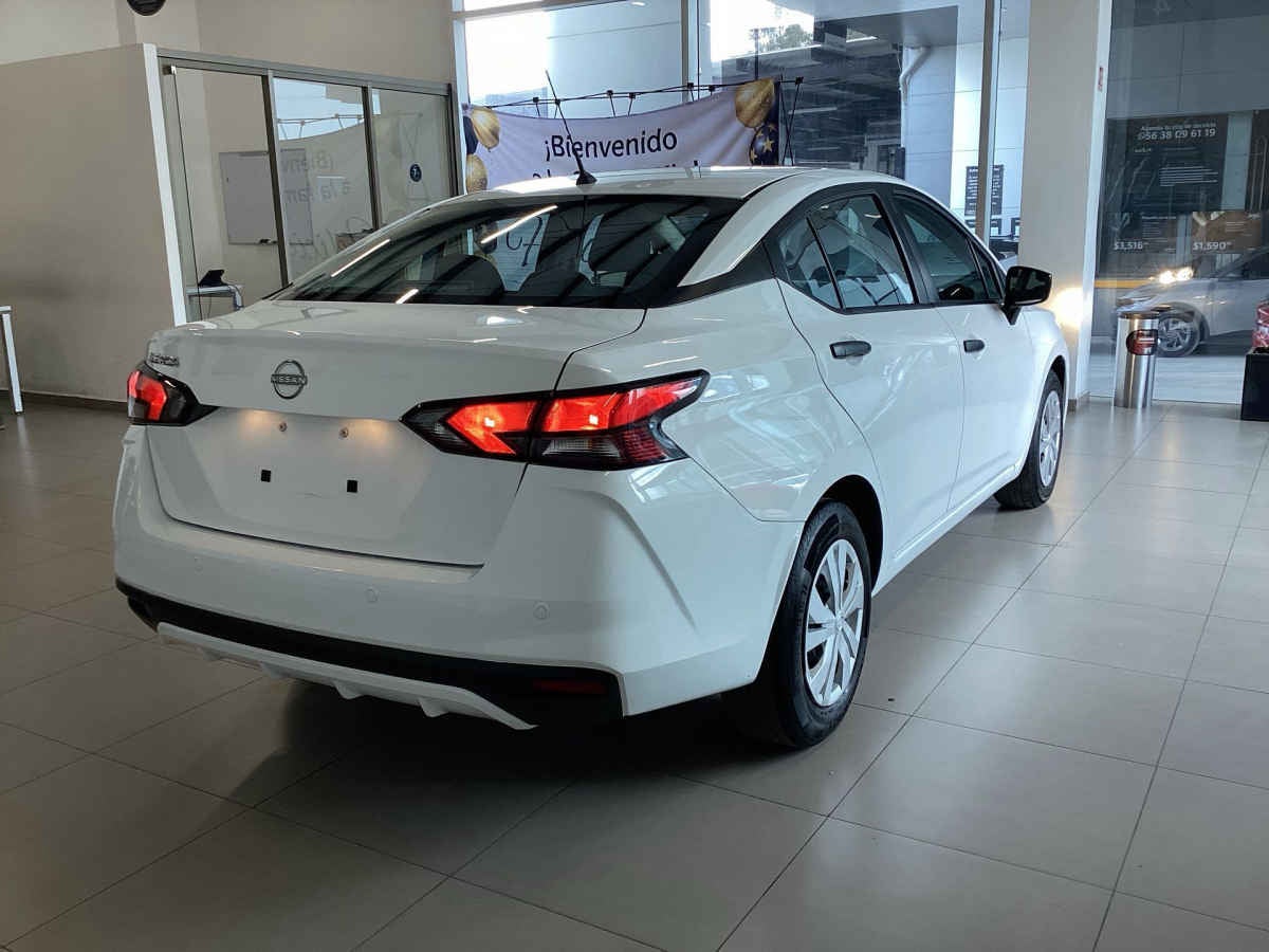 2024 Nissan Versa 4p Sense L4/1.6 Man