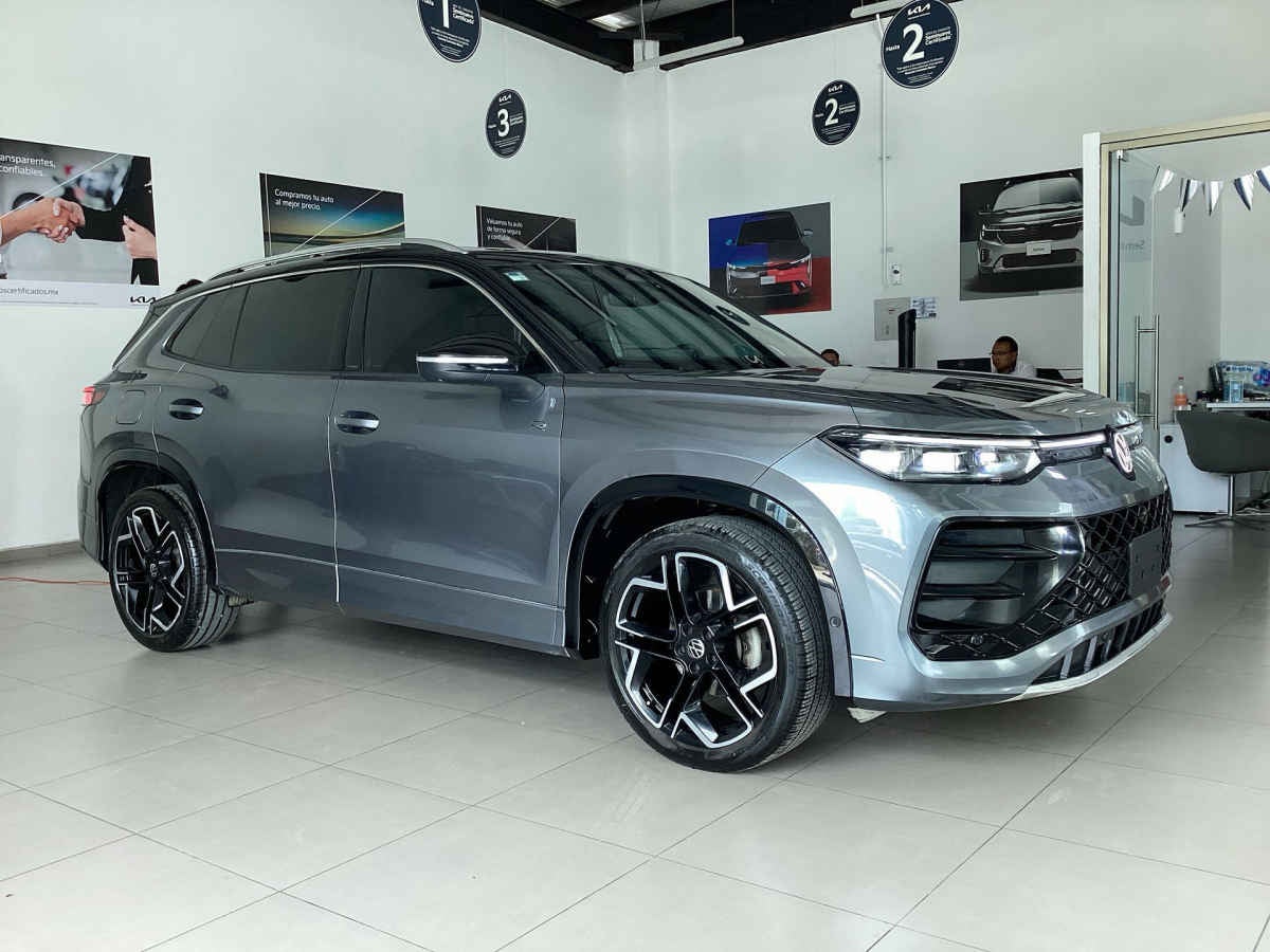 2025 Volkswagen Tiguan 5p R-Line L4/1.4/T Aut