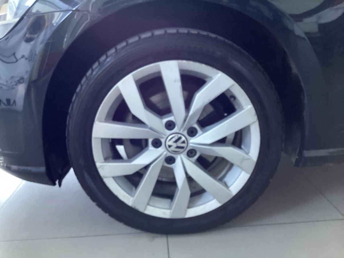 2019 Volkswagen Golf 5p Comfortline L4/1.4/T Aut