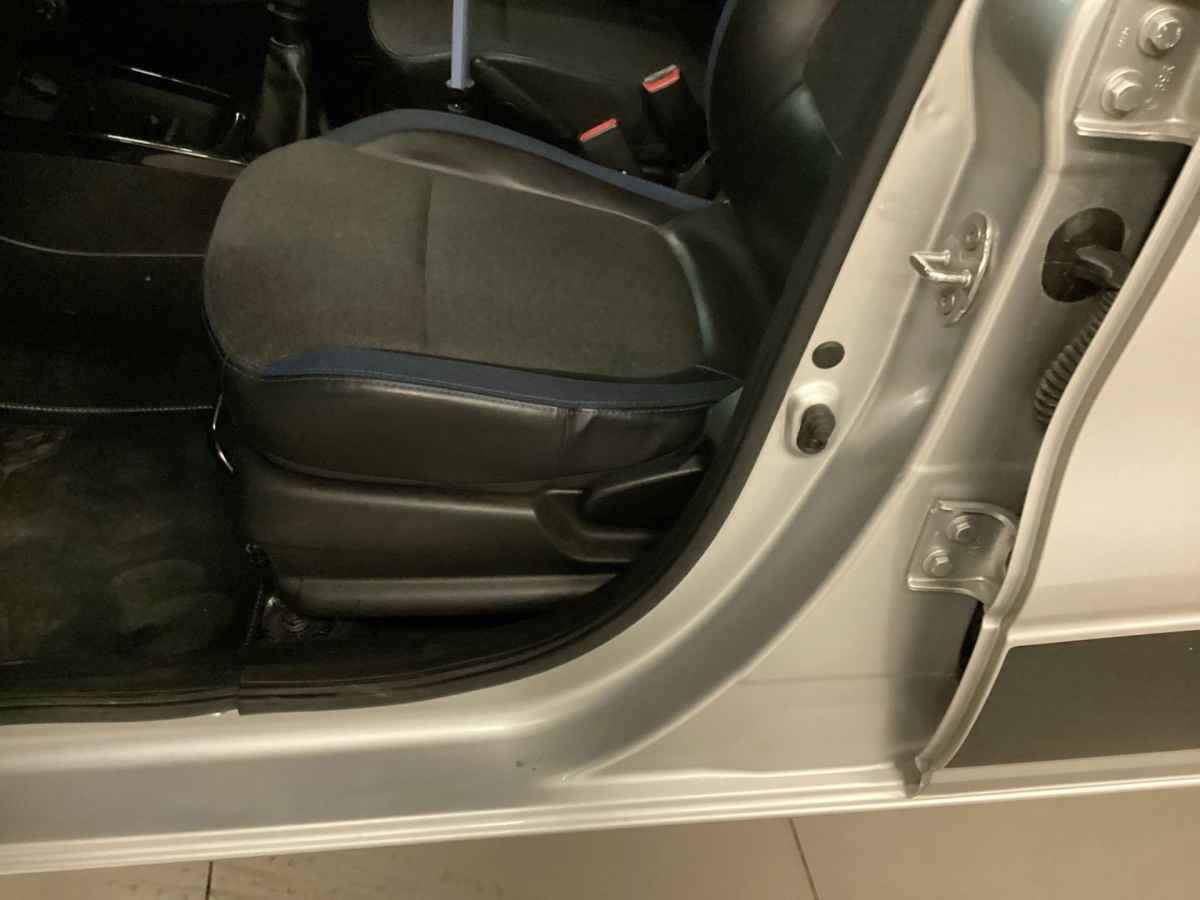 2025 Renault Kwid 5p Iconic L3/1.0 Man