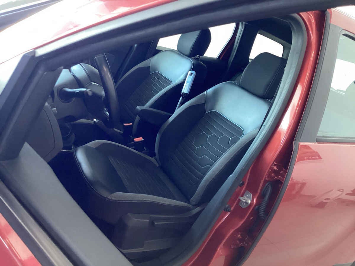 2023 Renault Duster 5p Iconic L4/1.3/T Aut