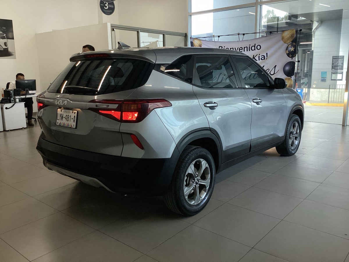 2023 Kia SELTOS 5p EX L4/1.6 Aut