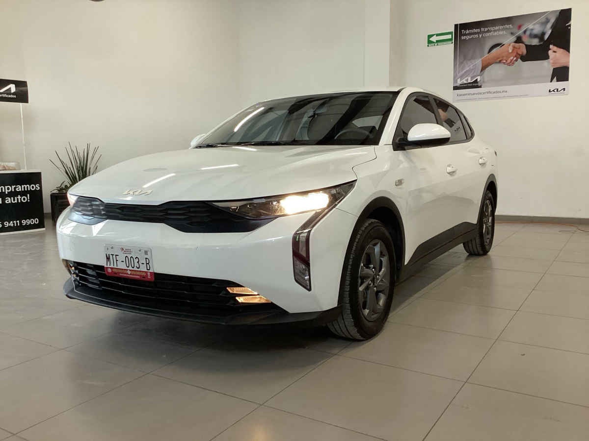 2025 Kia K3 4p LX L4/1.6 Aut