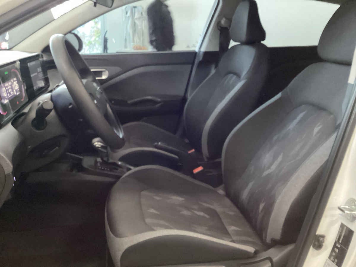 2025 Kia K3 4p LX L4/1.6 Aut