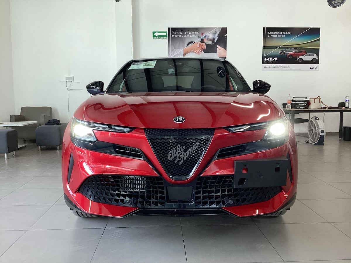 2026 Alfa Romeo Junior TI 5p Junior TI L3/1.2/T MHEV Aut
