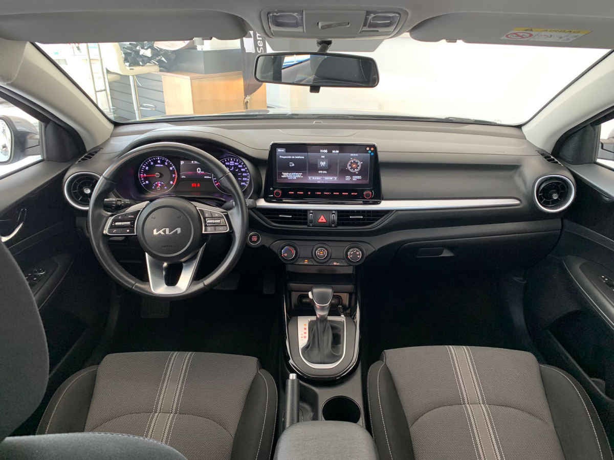 2024 Kia FORTE SEDAN 4p EX L4/2.0 Aut