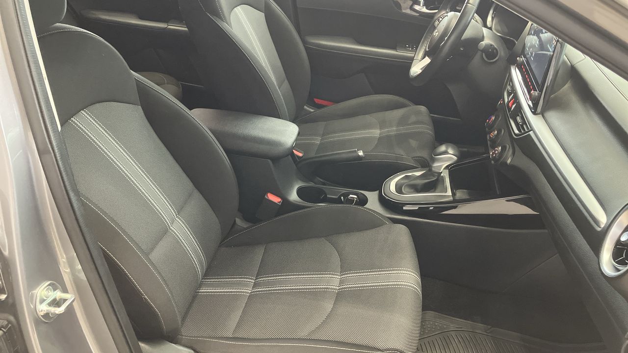 2024 Kia FORTE SEDAN 4p EX L4/2.0 Aut