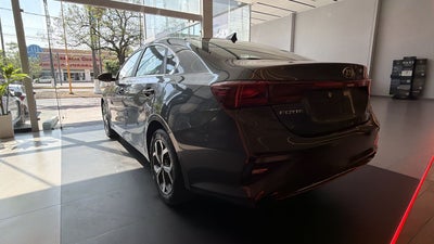 2021 Kia FORTE SEDAN 4p EX L4/2.0 Aut