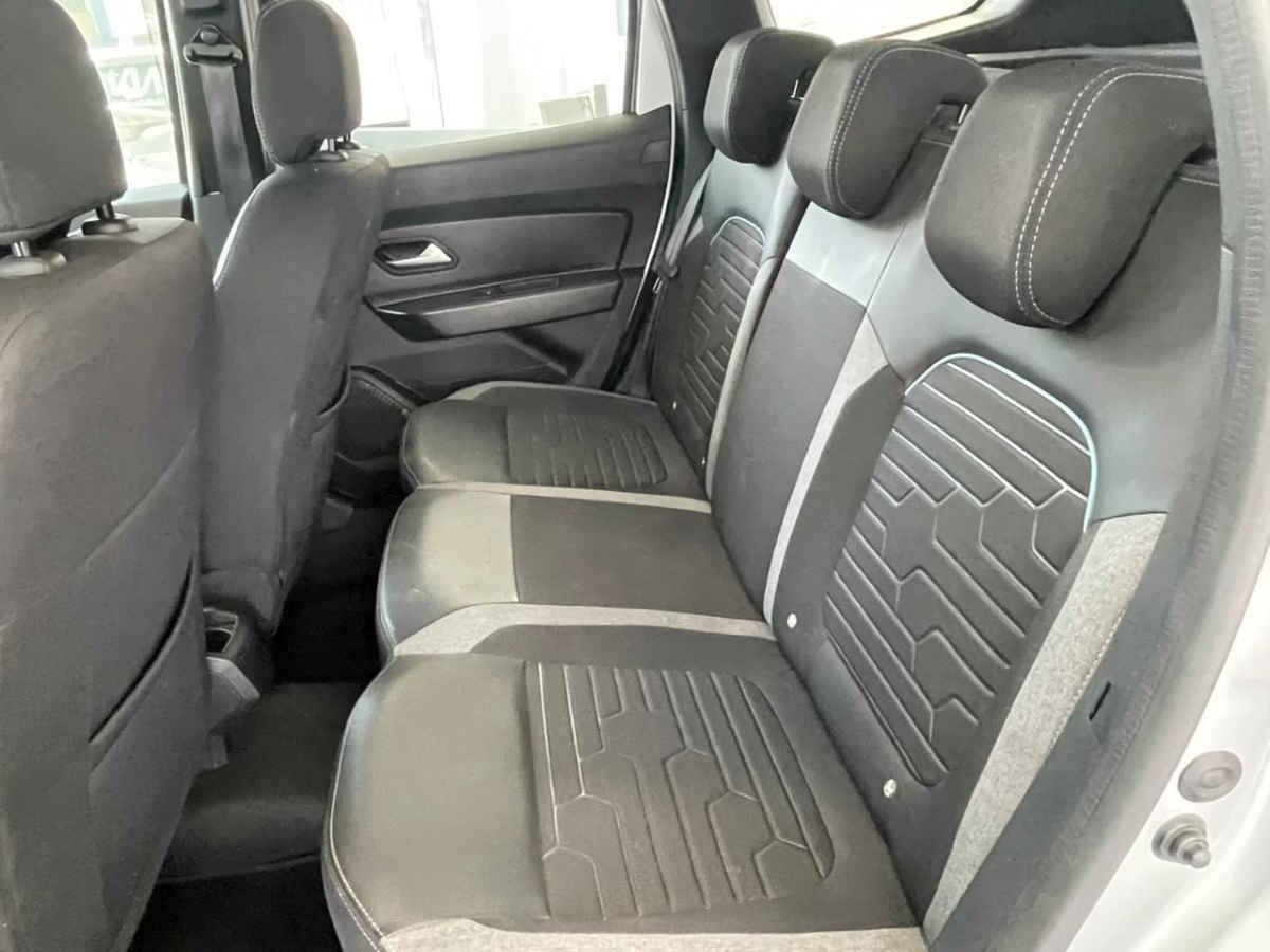 2023 Renault Duster 5p Iconic L4/1.3/T Aut