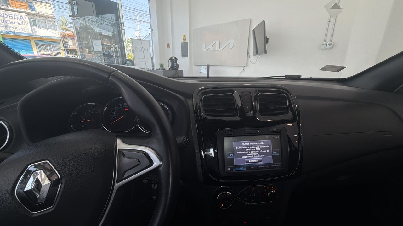 2024 Renault Logan 4p Intens L4/1.6 Aut