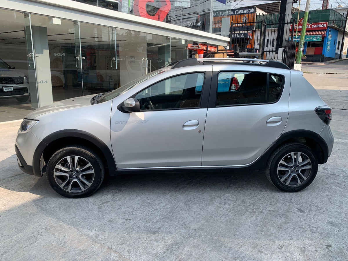 2023 Renault Stepway 5p Intens L4/1.6 Aut