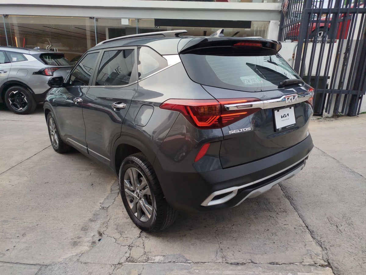 2023 Kia SELTOS 5p SX L4/1.6 Aut