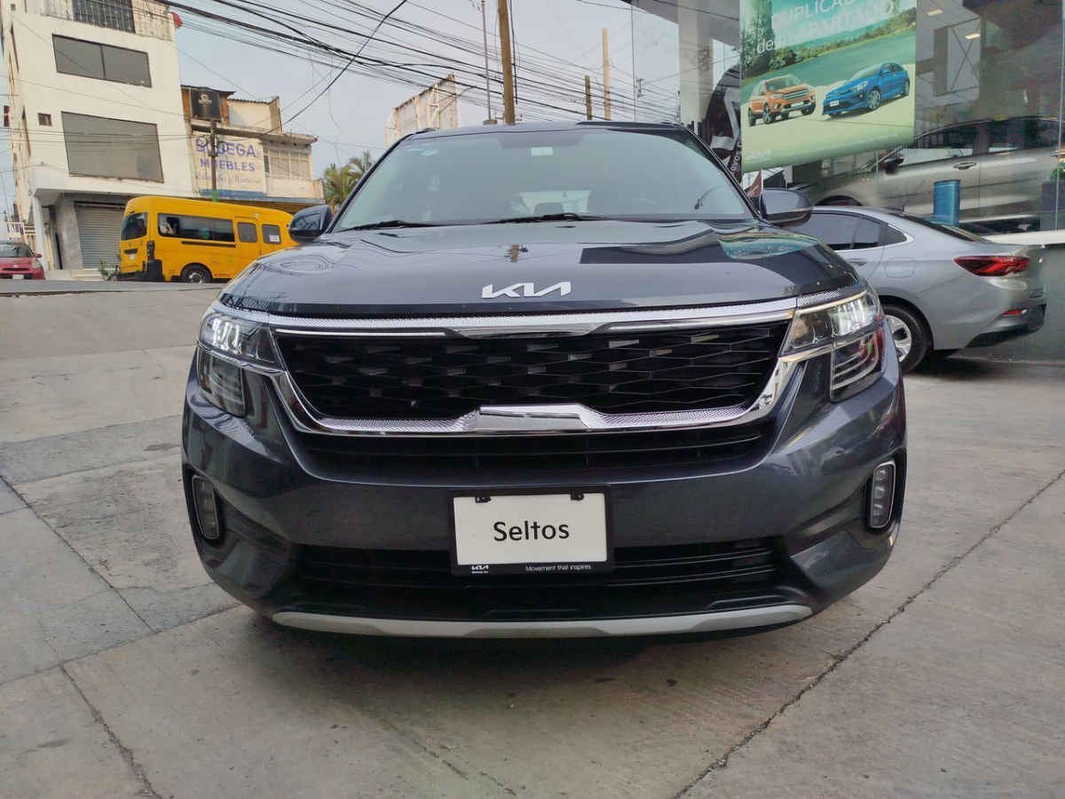 2023 Kia SELTOS 5p SX L4/1.6 Aut
