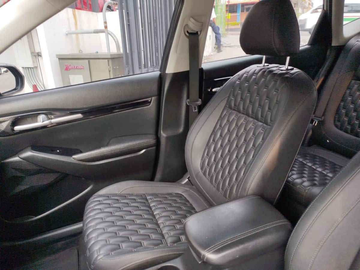 2023 Kia SELTOS 5p SX L4/1.6 Aut