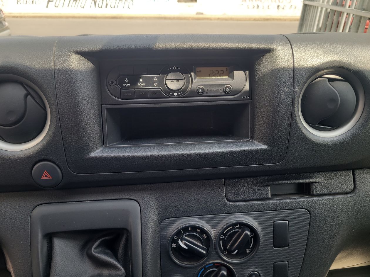 2024 Nissan Urvan 2.5 Panel Amplia AA Mt