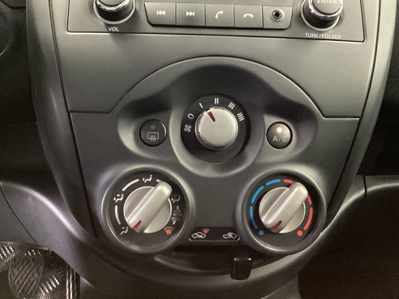 2025 Nissan V-Drive 1.6 A/C  Mt