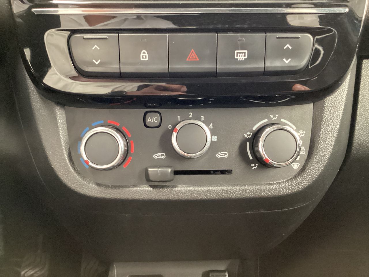 2025 Renault Kwid 1.0 Iconic Mt