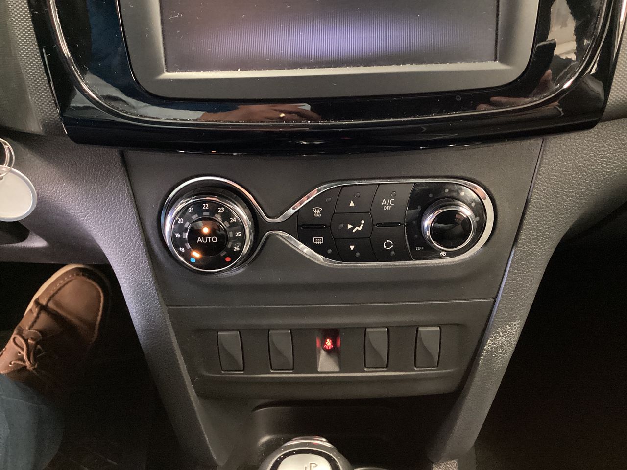 2024 Renault Logan 1.6 Intens At