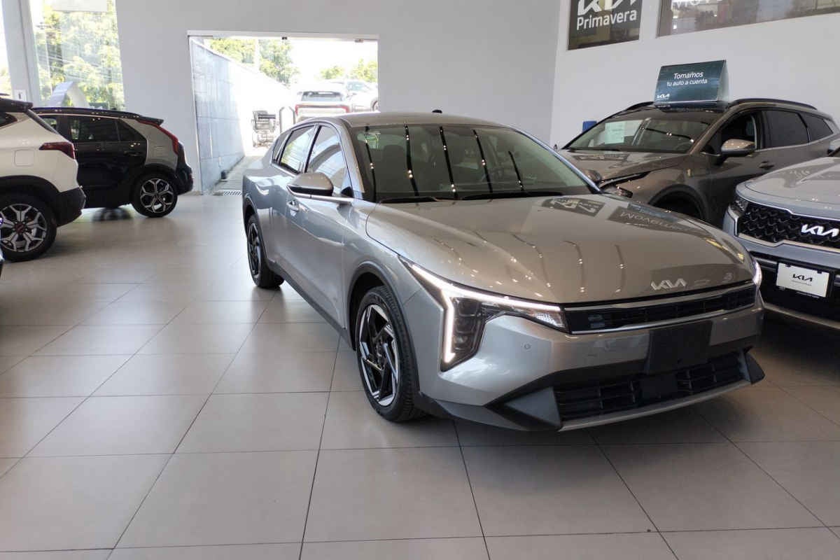 2026 Kia K4 4p EX L4/2.0 Man