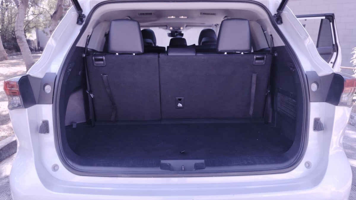 2022 Toyota Highlander 5p XLE V6/3.5 Aut