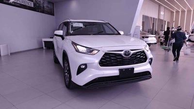 2022 Toyota Highlander 5p XLE V6/3.5 Aut