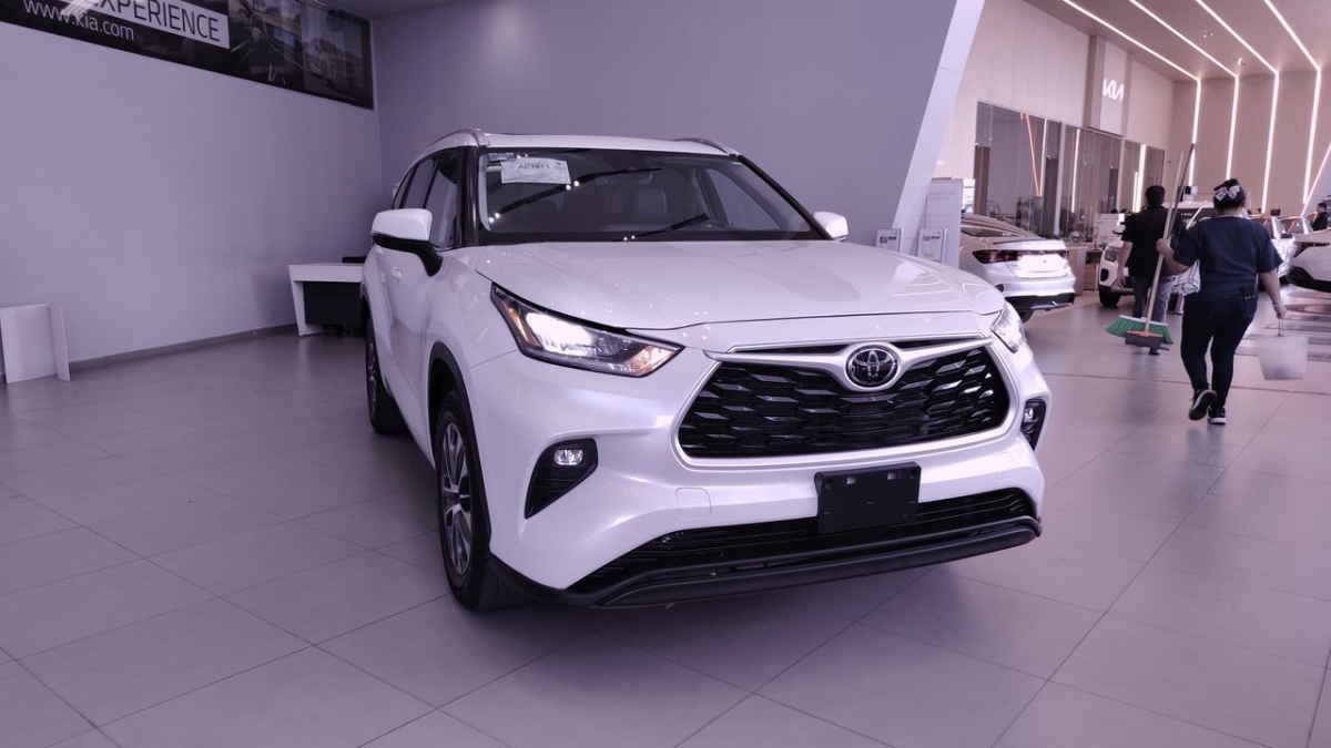 2022 Toyota Highlander 5p XLE V6/3.5 Aut