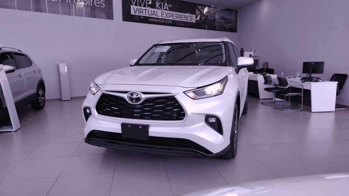 2022 Toyota Highlander 5p XLE V6/3.5 Aut