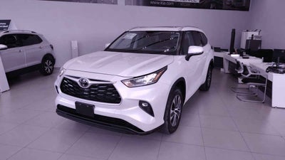 2022 Toyota Highlander 5p XLE V6/3.5 Aut