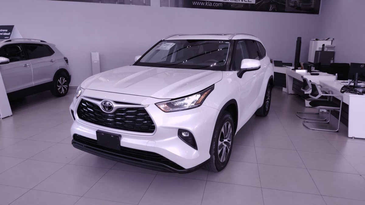 2022 Toyota Highlander 5p XLE V6/3.5 Aut