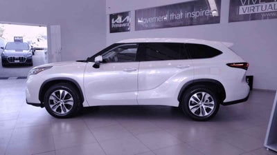 2022 Toyota Highlander 5p XLE V6/3.5 Aut