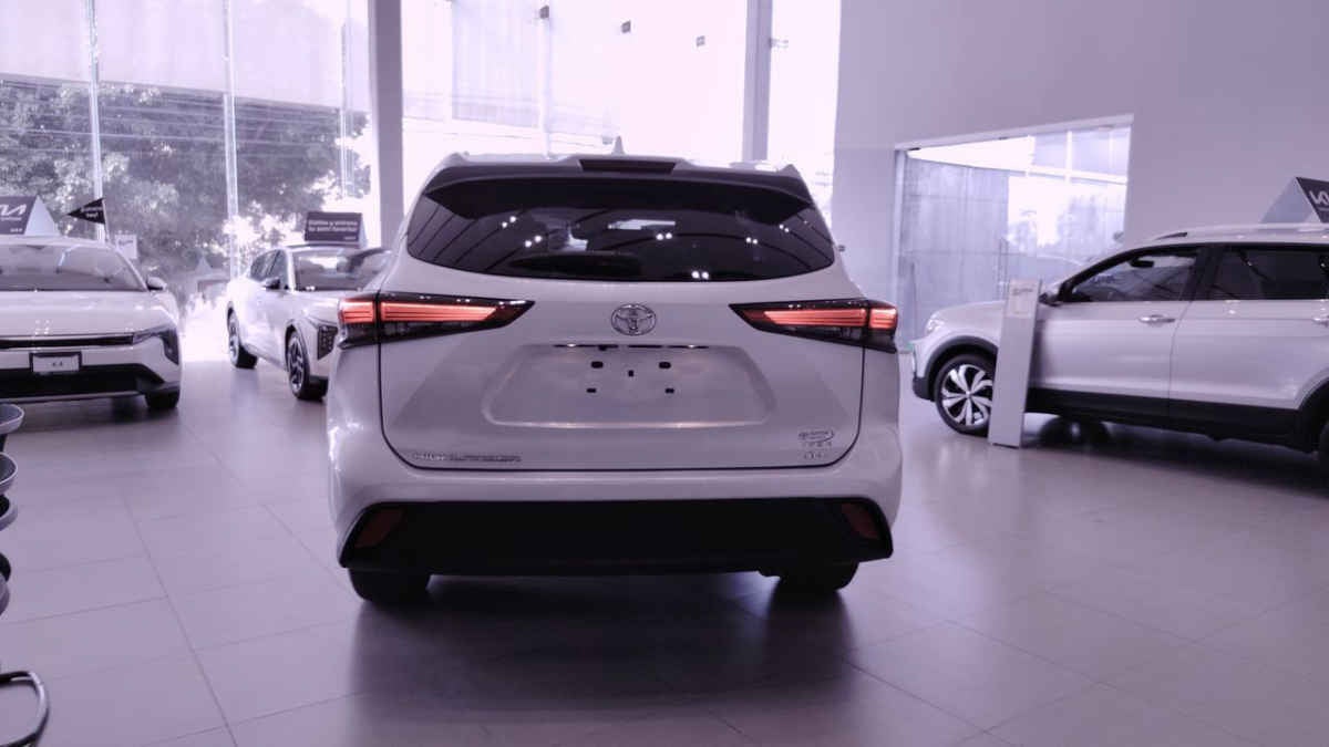 2022 Toyota Highlander 5p XLE V6/3.5 Aut