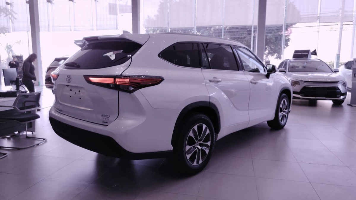 2022 Toyota Highlander 5p XLE V6/3.5 Aut