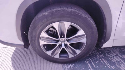 2022 Toyota Highlander 5p XLE V6/3.5 Aut