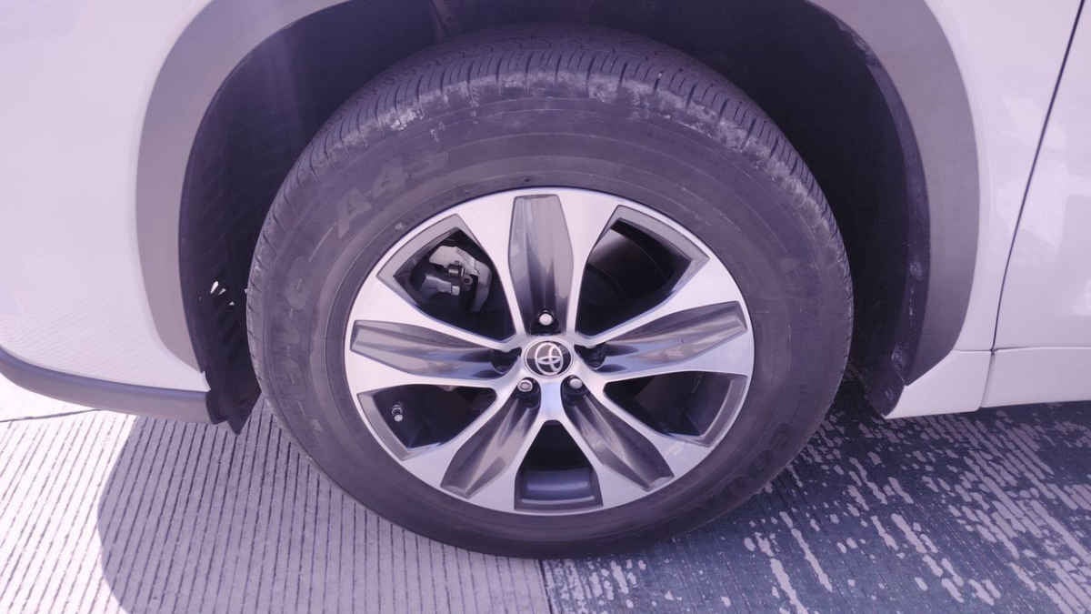 2022 Toyota Highlander 5p XLE V6/3.5 Aut