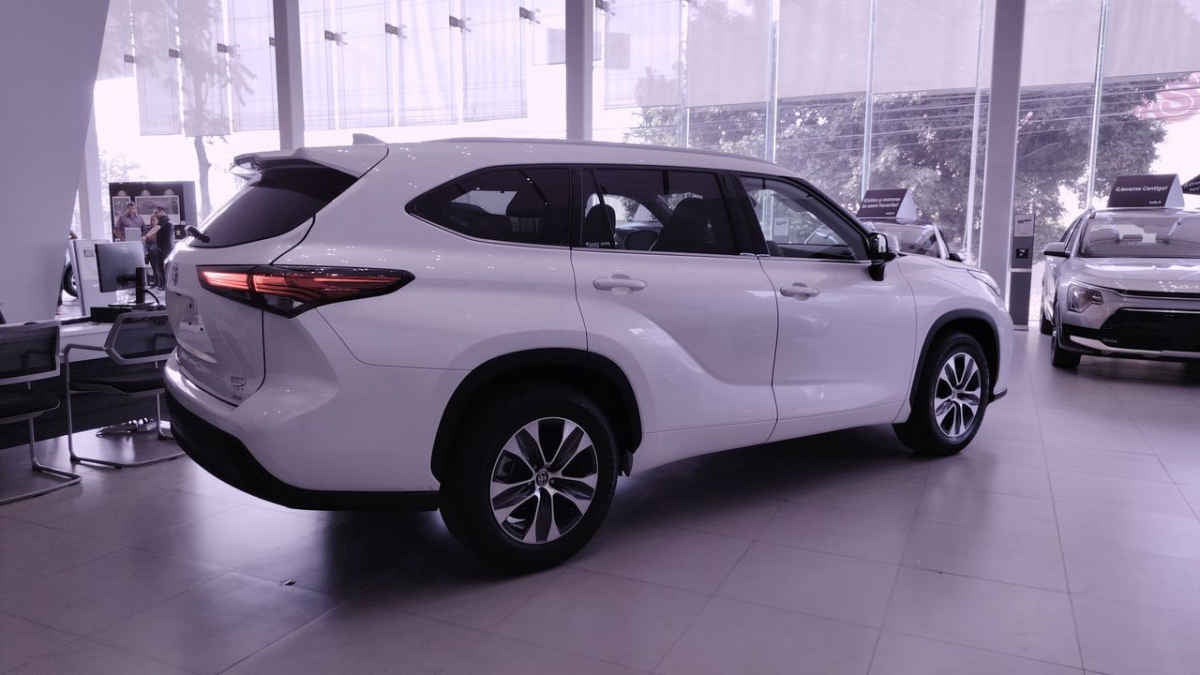 2022 Toyota Highlander 5p XLE V6/3.5 Aut