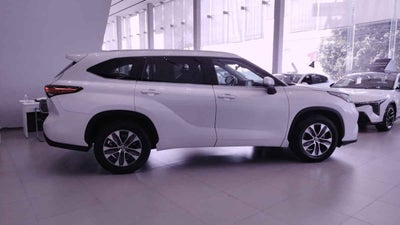 2022 Toyota Highlander 5p XLE V6/3.5 Aut