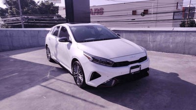 2023 Kia FORTE HB 5p GT Line L4/2.0 Aut