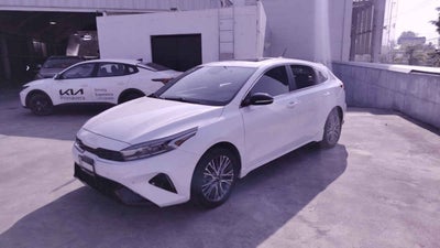 2023 Kia FORTE HB 5p GT Line L4/2.0 Aut