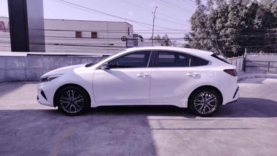 2023 Kia FORTE HB 5p GT Line L4/2.0 Aut