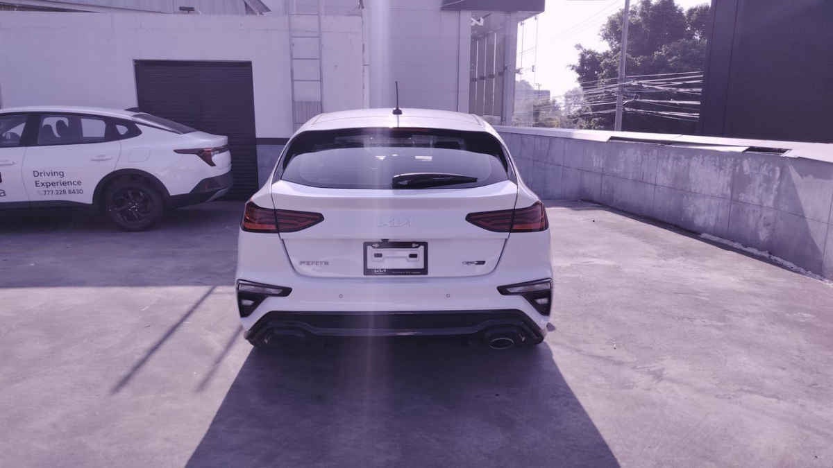 2023 Kia FORTE HB 5p GT Line L4/2.0 Aut